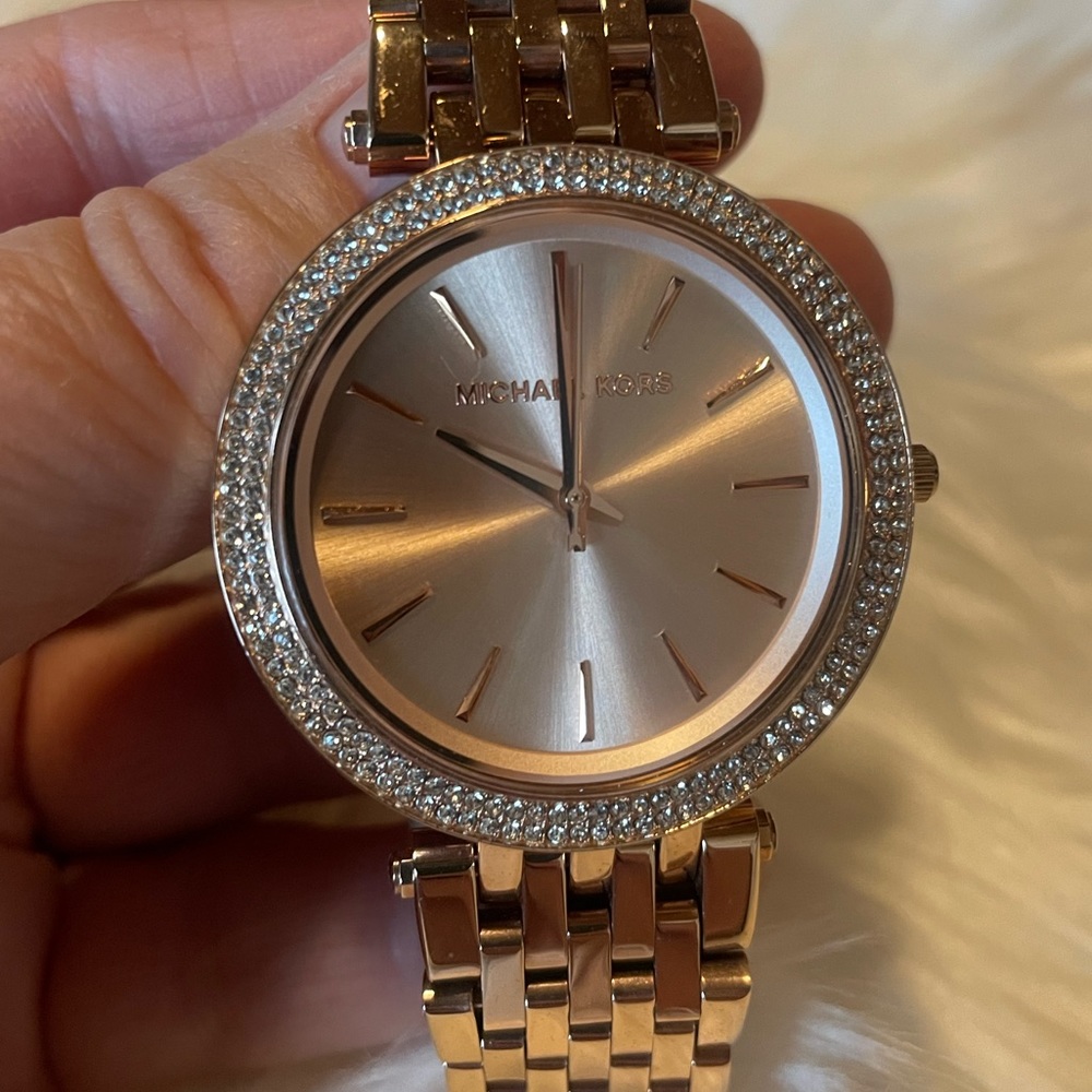 🌟 Michael Kors Women’s Rose Gold Darci Watch